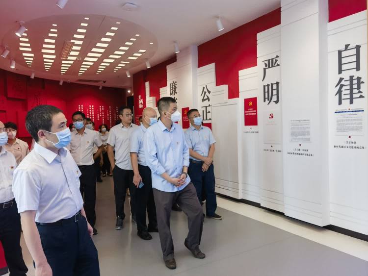 传承海瑞精神 激荡清风正气——365英国在线体育开展“清廉国企 青廉有我”主题党日活动(图7)