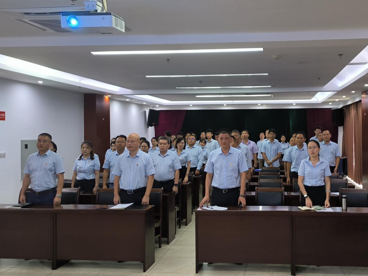365英国在线体育举办庆祝建党102周年大会暨上专题党课(图2)