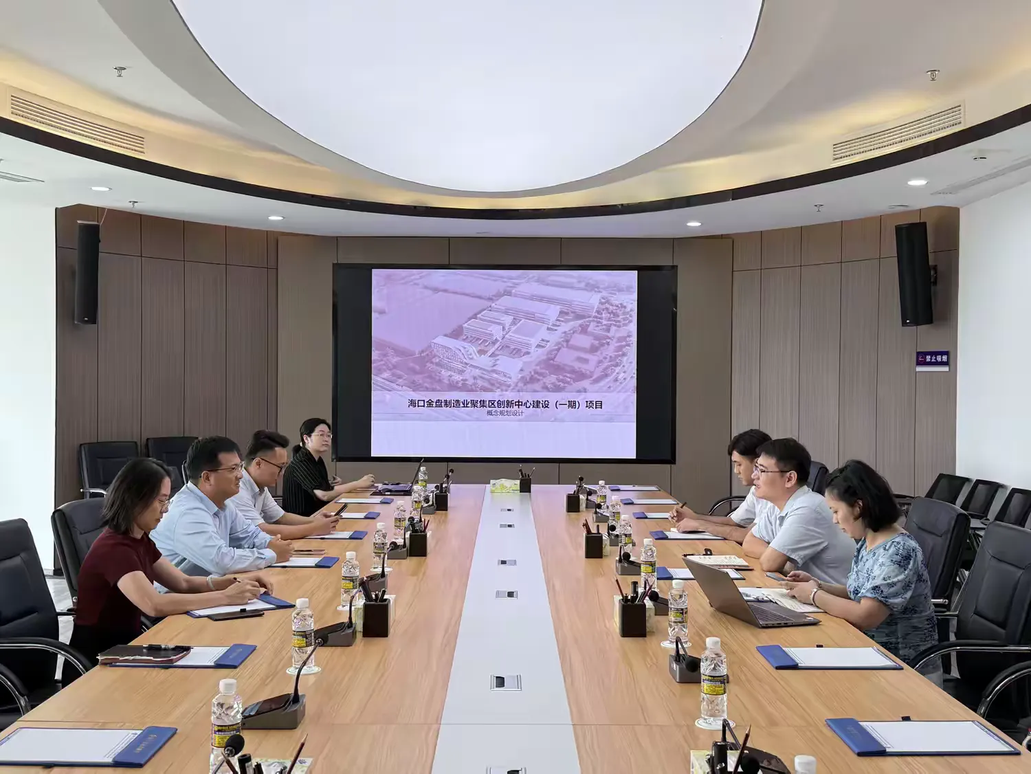 365英国在线体育与海口市高新区投资促进局开展招商联动座谈会